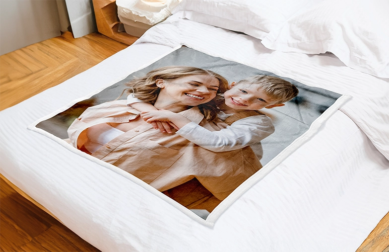 Mink Touch Photo Blanket by Printerpix|Photo Blankets|Large photo blanket on double bed with picture of girl photo|Photo blanket image with size comparison|Photo blanket black and white collage image||||||